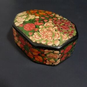 Vintage Kashmir Box: Handcrafted Lacquered Paper Mache, 22Kt Gold Floral Trinket